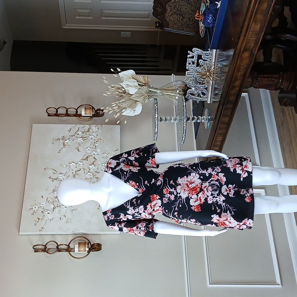 Women's Black Floral V-Neck Flowy Short Sleeves Mini Dress With Pockets Medium - Picture 4 of 17